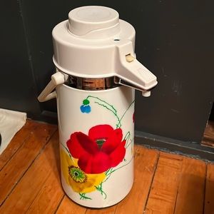 Vintage coffee carafe guc